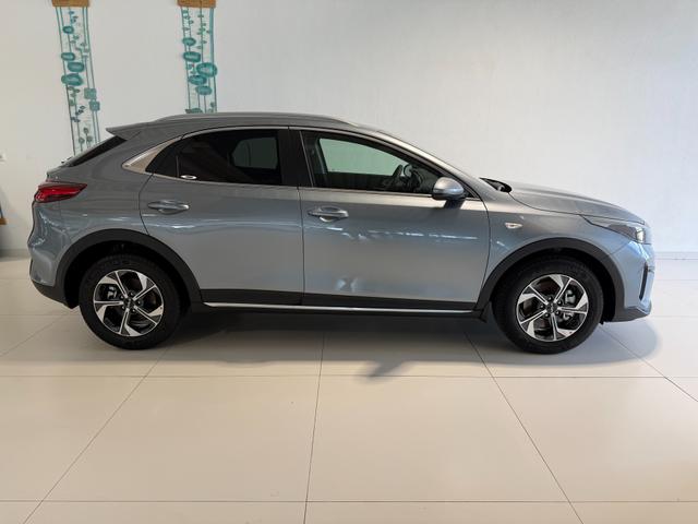 Kia XCEED Lunar Silver