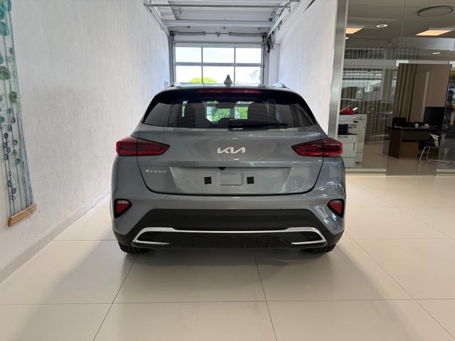 Kia XCEED Lunar Silver