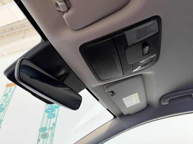 KIA XCEED Deluxe White