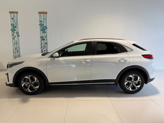 KIA XCEED Deluxe White