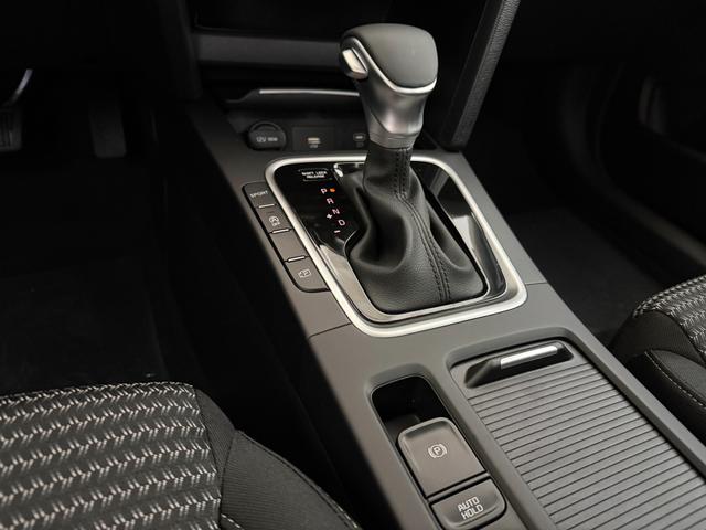 KIA XCEED Deluxe White