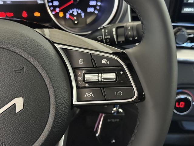 KIA XCEED Deluxe White