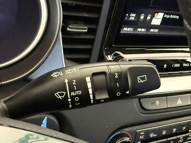 KIA XCEED Deluxe White
