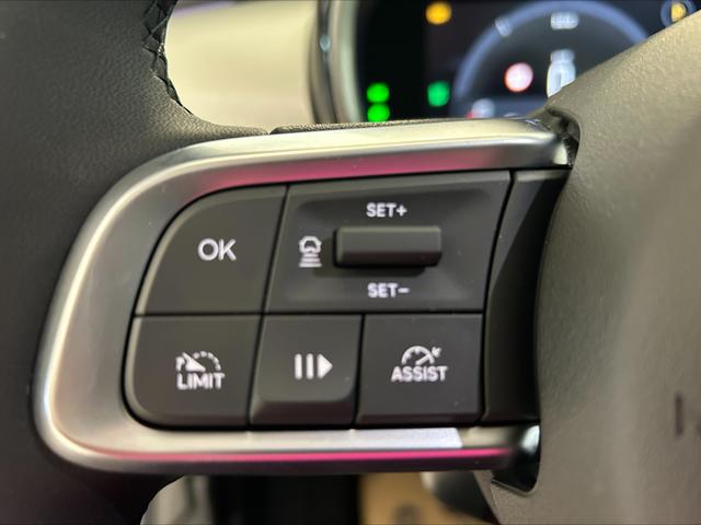 Fiat 600 La Prima Hybrid 1.2 T3 107 kW (145 PS) DCT, Winterpaket, Dolce Vita Paket, Ledersitze Canneloni, Chrom Akzente, Klimaautomatik, Einparkhilfe hinten, LED-Scheinwerfer, Volldigitales Kombiinstrument, Fernlichtassistent, uvm. 
