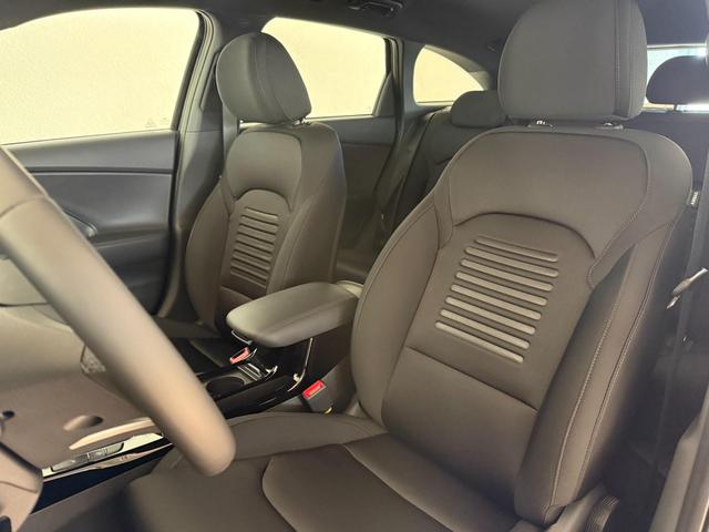 Hyundai i30, Beispielbilder, ggf. teilweise mit Sonderausstattung