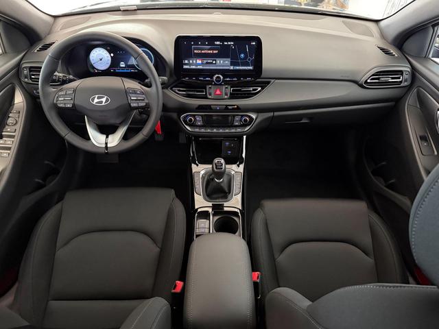 Hyundai i30, Beispielbilder, ggf. teilweise mit Sonderausstattung