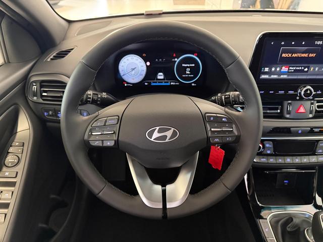 Hyundai i30, Beispielbilder, ggf. teilweise mit Sonderausstattung
