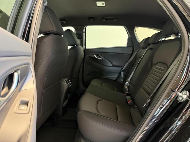 Hyundai i30, Beispielbilder, ggf. teilweise mit Sonderausstattung
