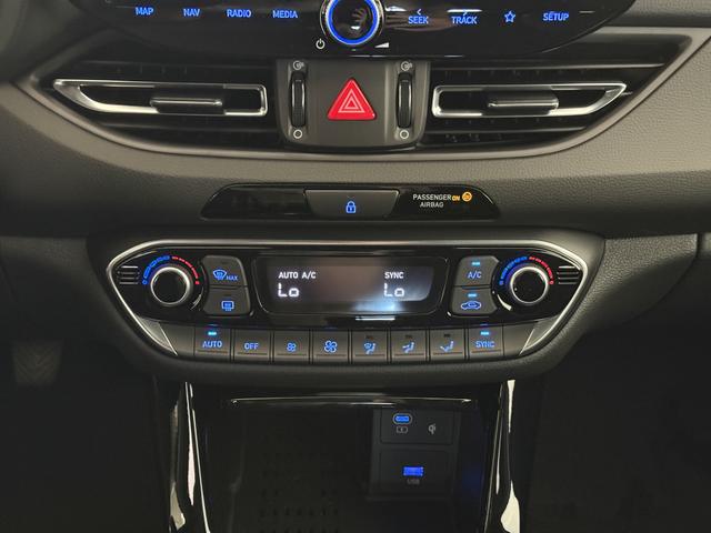 Hyundai i30, Beispielbilder, teilweise mit Sonderausstattung