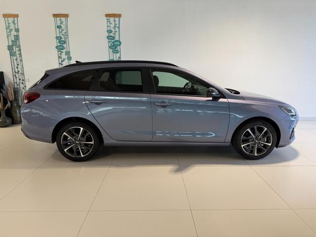 Hyundai i30, Beispielbilder, ggf. teilweise mit Sonderausstattung