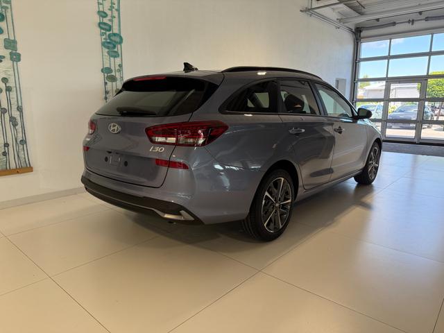 Hyundai i30, Beispielbilder, ggf. teilweise mit Sonderausstattung