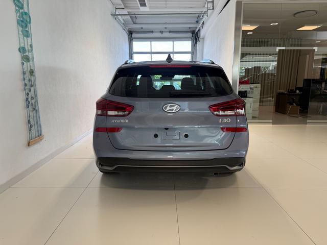 Hyundai i30, Beispielbilder, teilweise mit Sonderausstattung