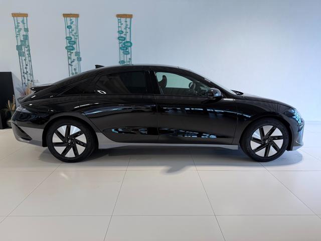 IONIQ 6 Schwarz Schiebedach