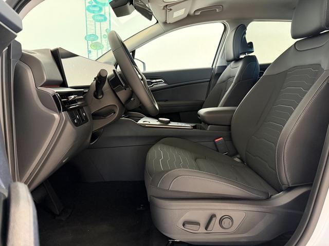 Kia Sportage - Premium 1,6 T-GDI AWD 7DCT 132 kW (180 PS) 2-Zonen-Klimaautomatik, Sitz-/Lenkradheizung, Regensensor, Navi, DAB, Apple CarPlay/Android Auto, R&uuml;ckfahrkamera, Parksensoren v/h, adaptive Full-LED, 18 Zoll LM, elektr. Heckklappe,