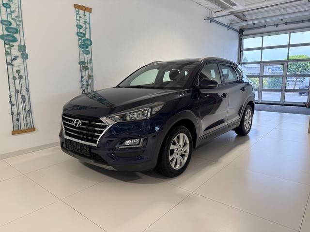 Hyundai TUCSON - 1.6 CRDi Trend 4WD 2-Zonen-Klimaautomatik, Sitzheizung, Lenkradheizung, Radio, DAB, Navi, Bluetooth, Induktionsladen f&uuml;r Smartphone, Lichtsensor, Einparkhilfe hinten, R&uuml;ckfahrkamera, 17" Leichtmetallfelgen, uvm.