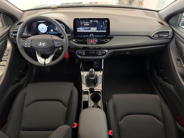 Hyundai i30, Beispielbilder, teilweise mit Sonderausstattung