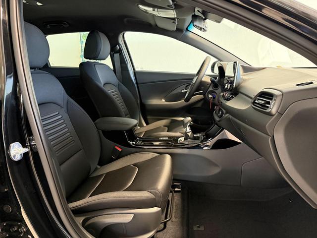 Hyundai i30, Beispielbilder, teilweise mit Sonderausstattung
