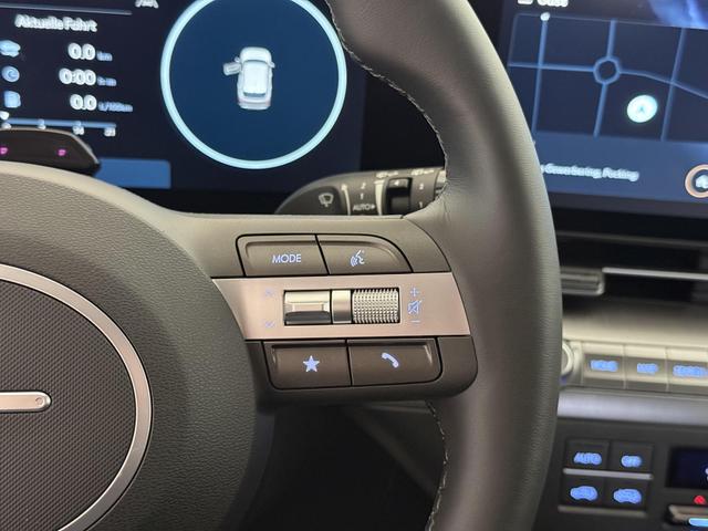 Hyundai Kona, Bild dient zur Illustration und zeigt aufpreispflichtige Sonderausstattung. "Die Herstellergarantie beginnt bei EU-Fahrzeugen bereits bei Auslieferung vom ausl&auml;ndischen Lieferanten und kann um mehr als 14 Tage verk&uuml;rzt sein.