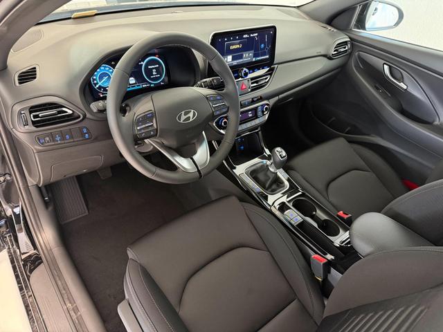 Hyundai i30, Beispielbilder, ggf. teilweise mit Sonderausstattung