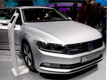 EU-Neuwagen Volkswagen Passat Variant Reimport