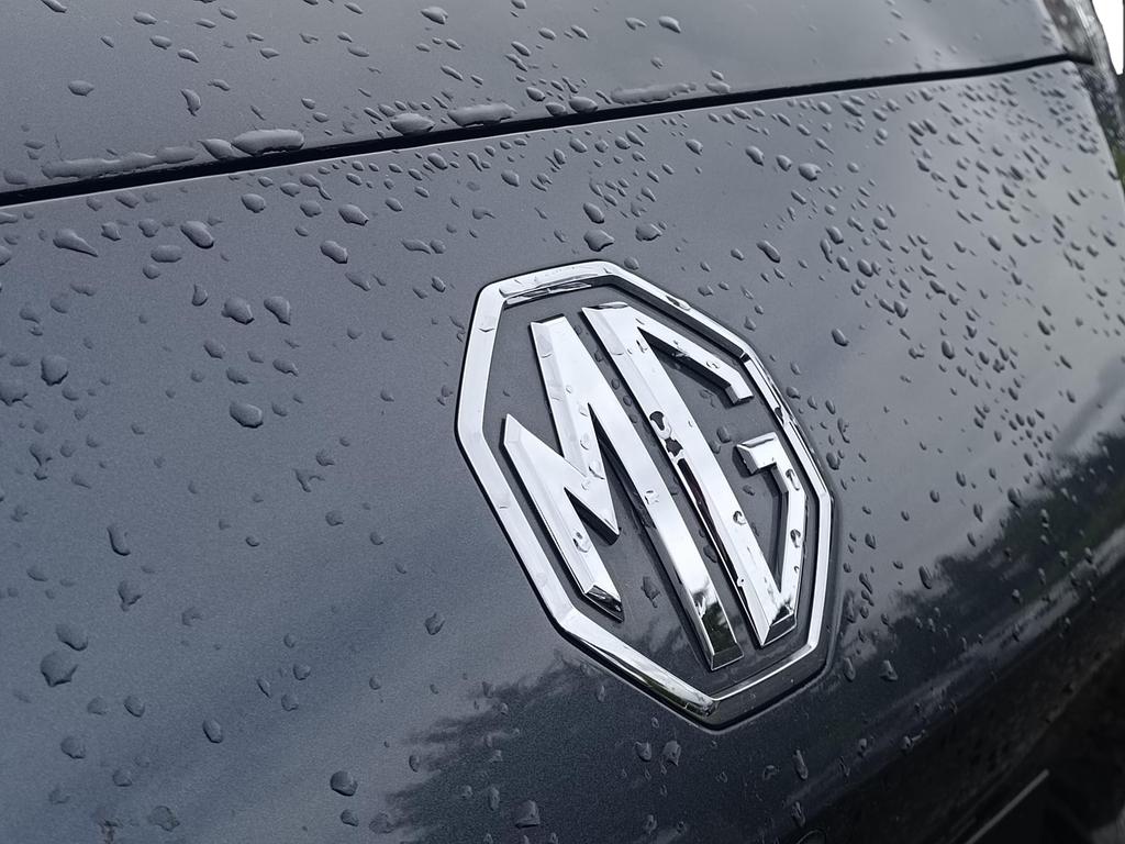 MG MG4 X-Power*435 PS*Allrad*Alcantara bei EU-Autohaus Schrön