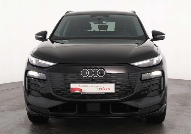 Audi 1 Q6 SUV 
