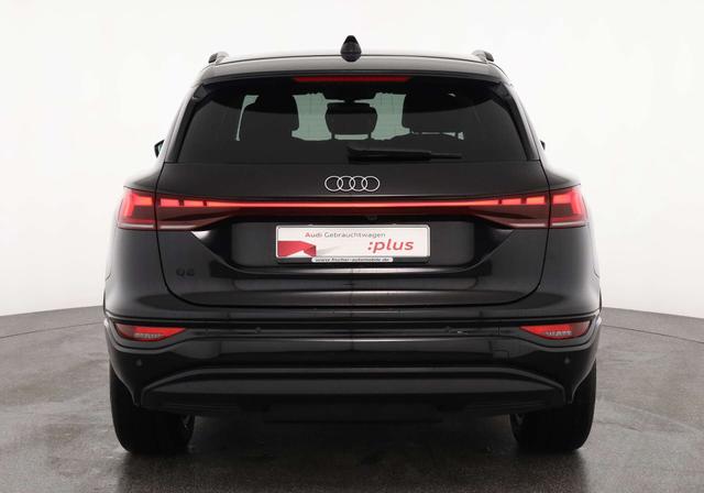 Audi 1 Q6 SUV 