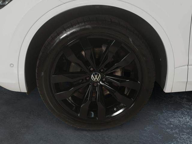 Volkswagen Touareg 1 3.0 TDI V6 4Motion R-Line Black Style 