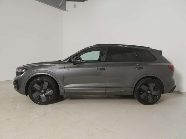 Volkswagen Touareg - 3.0 TDI V6 4Motion R-Line Black Style