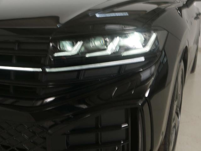 Volkswagen Touareg 3.0 TDI V6 4Motion R-Line Black Style 