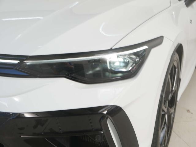 Volkswagen Golf 1 2.0 TSI 4Motion R "Black Edition" 