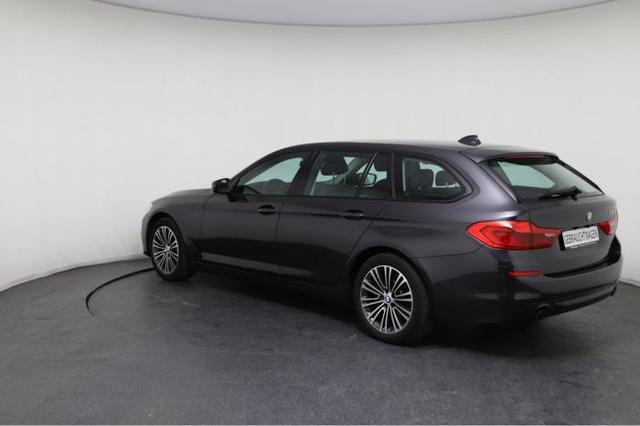 BMW 5er Touring 530d Sport Line *NAVI*HUD*LED*SHZ*Kamera* 