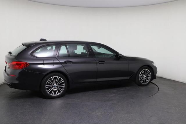 BMW 5er Touring 530d Sport Line *NAVI*HUD*LED*SHZ*Kamera* 