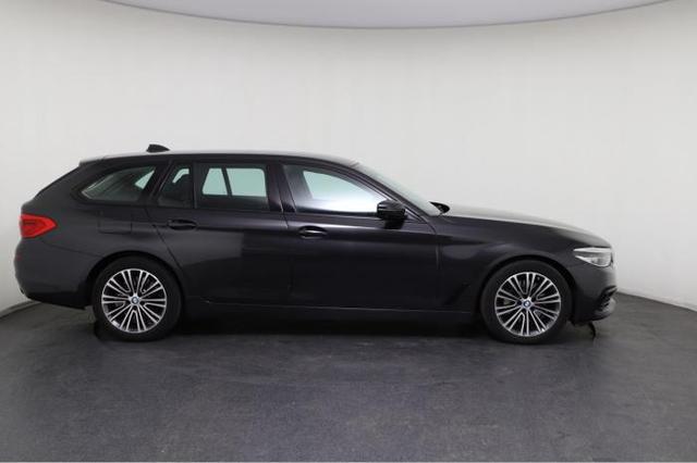 BMW 5er Touring 530d Sport Line *NAVI*HUD*LED*SHZ*Kamera* 