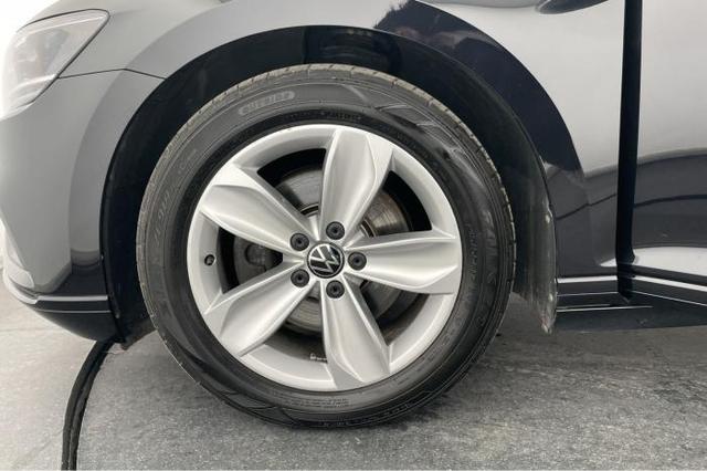 Volkswagen Passat Variant Business 2.0 TDI *AHK*NAVI*ACC*LED*SHZ*Keyless*PDC*Kamera* 