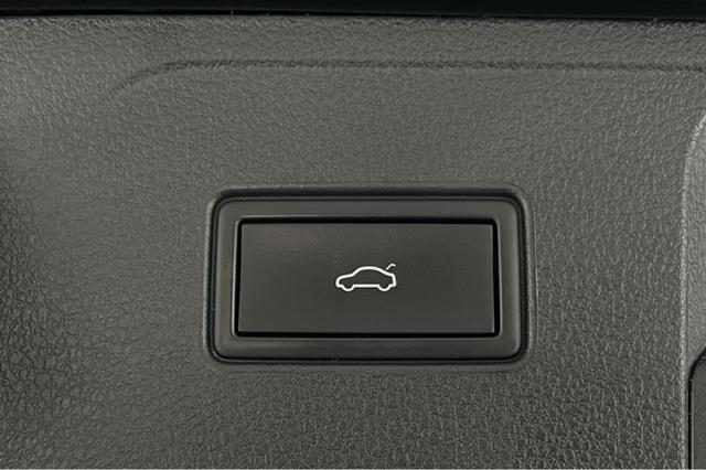 Volkswagen Passat Variant Business 2.0 TDI *AHK*NAVI*ACC*LED*SHZ*Keyless*PDC*Kamera* 