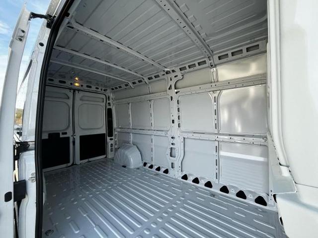 Fiat Ducato Kastenwagen Kasten MY25 35 L3H2 2.0 Multijet 103kW (140 PS) 6-Gang-Schaltgetriebe 