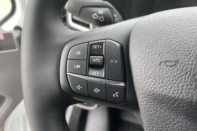 Ford Transit Doppelkabine Kasten 350 L3H2 2.0 TDCi 96kW (130 PS) 6-Gang Schaltgetriebe 