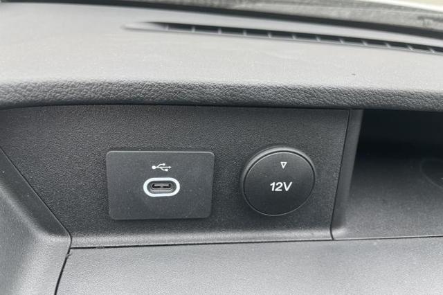Ford Transit Doppelkabine Kasten 350 L3H2 2.0 TDCi 96kW (130 PS) 6-Gang Schaltgetriebe 