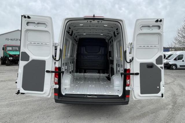 Volkswagen Crafter Kastenwagen Kasten 35 L3H3 2.0 TDI BMT 103kW (140 PS) 6-Gang Schaltgetriebe 