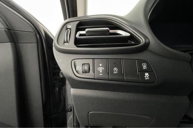 Hyundai i30 GO! 1.0 T-GDi 74kW (100 PS) 6-Gang Schaltgetriebe 
