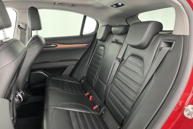Alfa Romeo Stelvio 2.0 Turbo 16V Q4 First Edition *PANO*Leder*LED*SHZ*Keyless*PDC*Kamera* 
