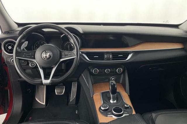 Alfa Romeo Stelvio 2.0 Turbo 16V Q4 First Edition *PANO*Leder*LED*SHZ*Keyless*PDC*Kamera* 