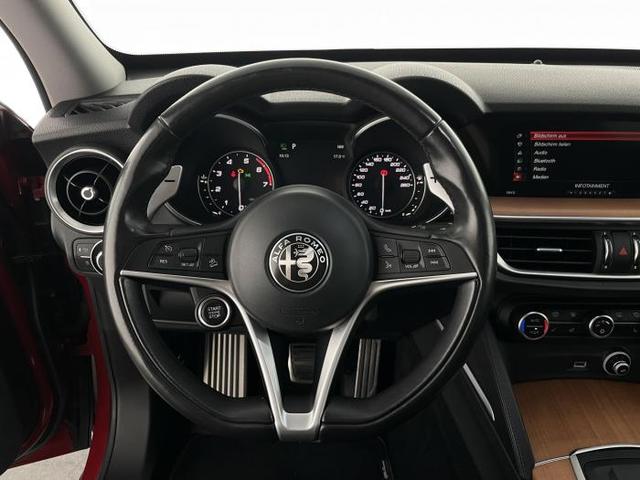 Alfa Romeo Stelvio 2.0 Turbo 16V Q4 First Edition *PANO*Leder*LED*SHZ*Keyless*PDC*Kamera* 