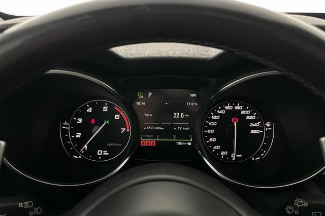 Alfa Romeo Stelvio 2.0 Turbo 16V Q4 First Edition *PANO*Leder*LED*SHZ*Keyless*PDC*Kamera* 
