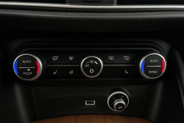 Alfa Romeo Stelvio 2.0 Turbo 16V Q4 First Edition *PANO*Leder*LED*SHZ*Keyless*PDC*Kamera* 