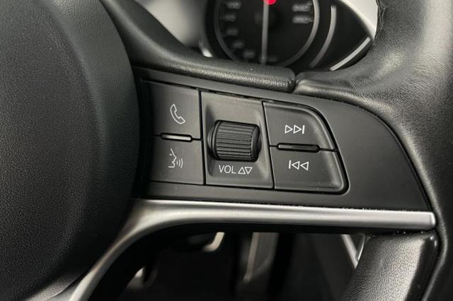 Alfa Romeo Stelvio 2.0 Turbo 16V Q4 First Edition *PANO*Leder*LED*SHZ*Keyless*PDC*Kamera* 