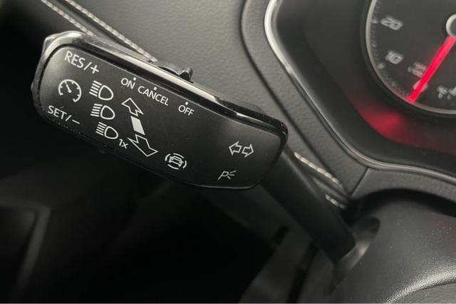 Seat Arona Xcellence 1.0 TSI Xcellence*NAVI*LED*SHZ*PDC*WINTER* 