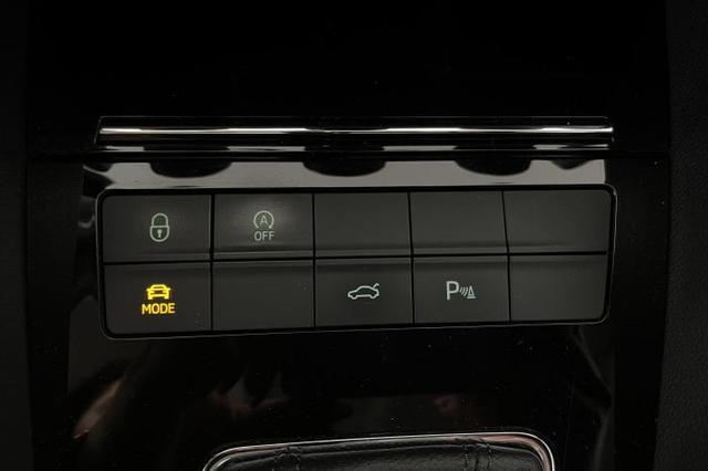 Skoda Octavia Combi 1.8 TSI Style *AHK*NAVI*Leder*LED*SHZ*PDC*Kamera* 