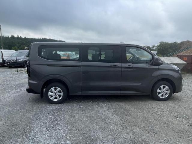 Ford Tourneo Custom Trend L2 9-Sitzer 320 2.0 EcoBlue 100kW (136 PS) 6-Gang Schaltgetriebe 